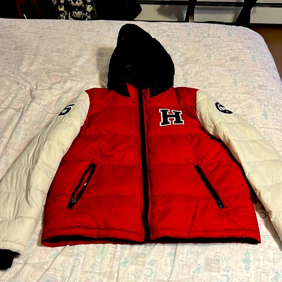 3 color Red White and Navy Blue Tommy Hilfiger jacket - Picture 1 of 6